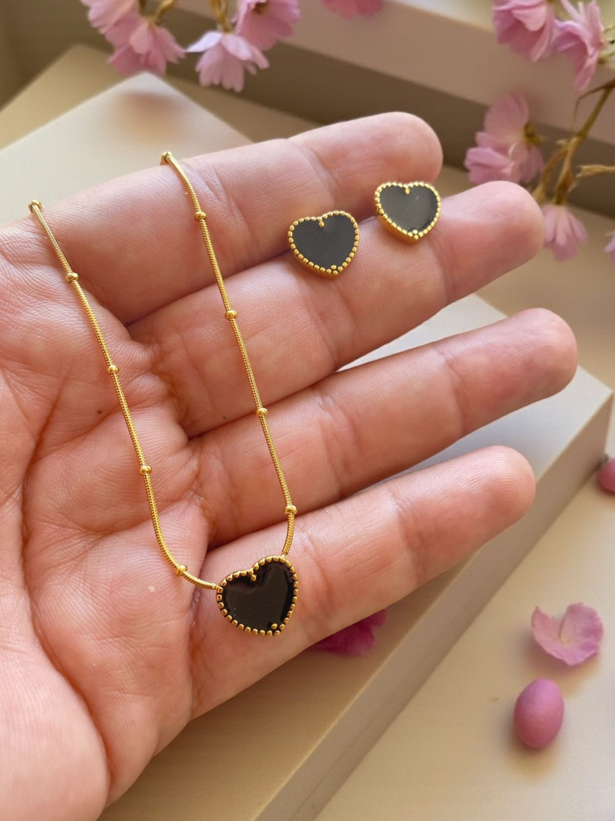 Set Black Heart Glow Cover Gold