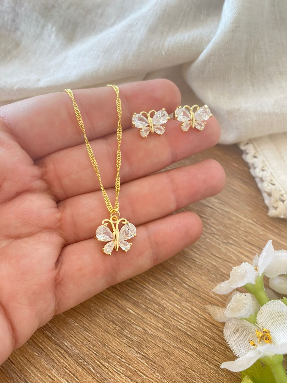 Set cover gold mariposa