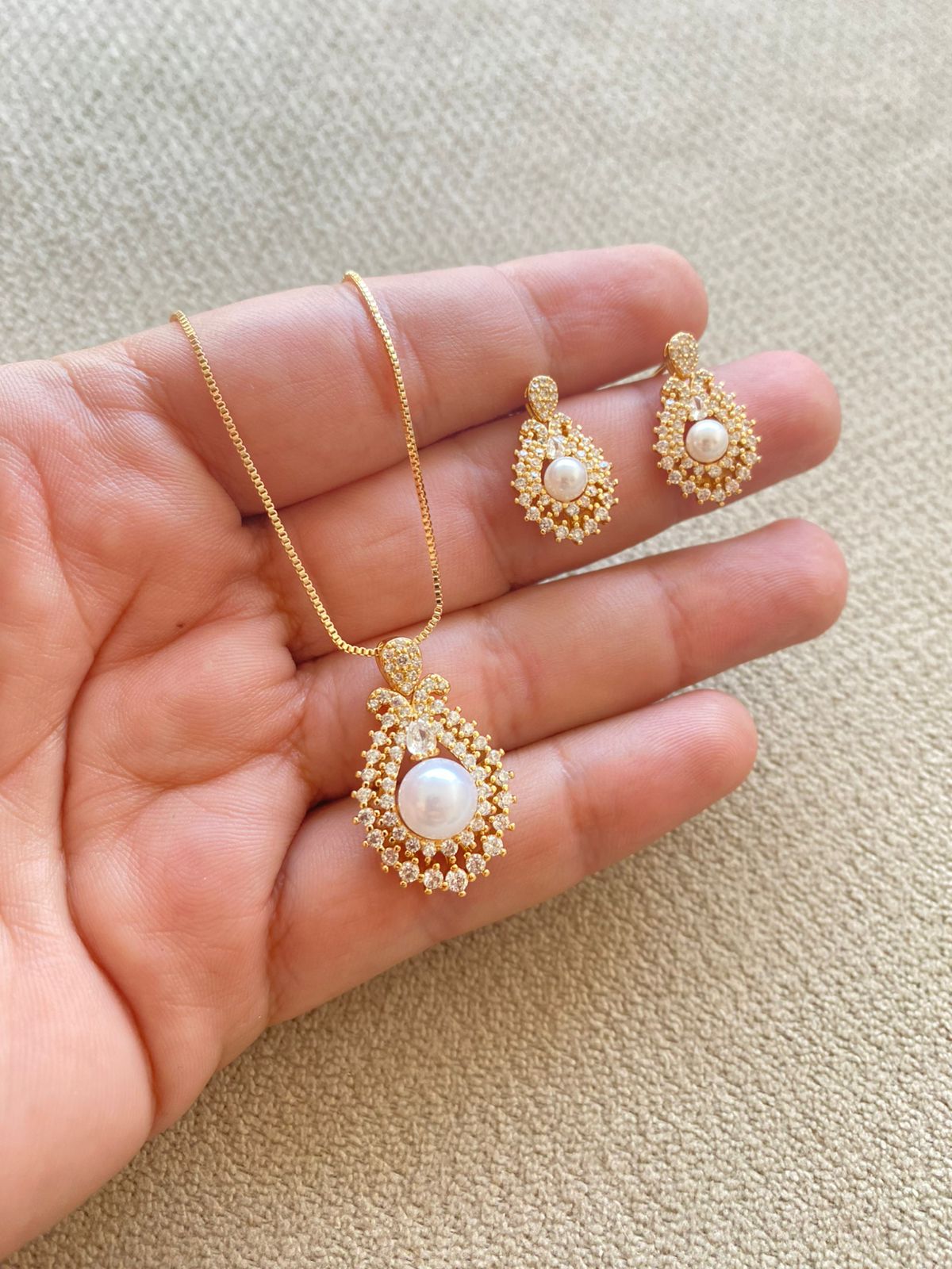 Set Elegant Pearl Shine Cover Gold